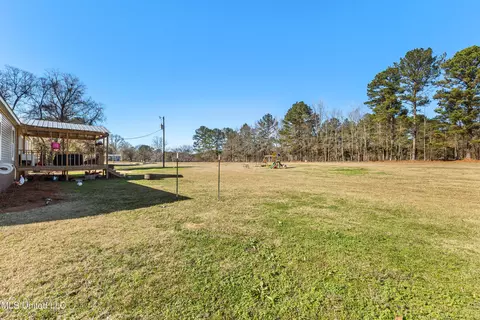 36 Powers Dr, Laurel, MS 39443 photo 3