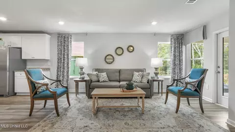 Living - 9475 Reserve Blvd, Biloxi, MS 39532 photo 1 of 1