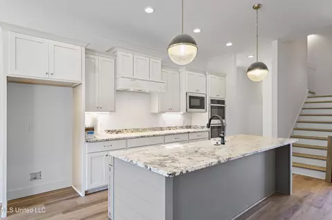 Kitchen - 5064 Sophia Ln, Hernando, MS 38632 photo 1 of 2