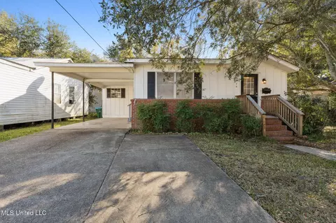 2410 Tyler Ave, Pascagoula, MS 39567