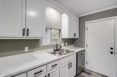 Kitchen - 5137 Bay Ave, Moss Point, MS 39563 photo 1 of 2