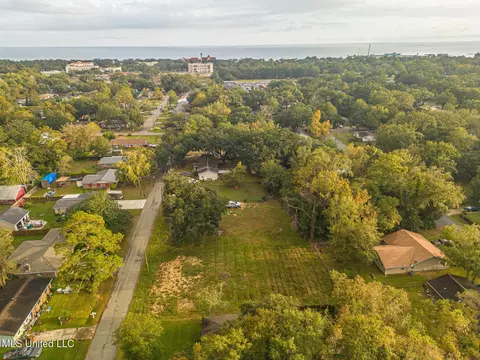 211 Gates Ave, Long Beach, MS 39560