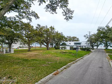 103 E Azalea Dr, Long Beach, MS 39560 photo 5