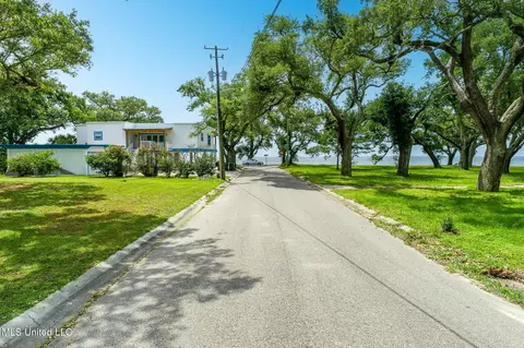 103 E Azalea Dr, Long Beach, MS 39560 photo 7