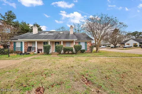 14 Meadowoods Cir, Jackson, MS 39211 photo 1