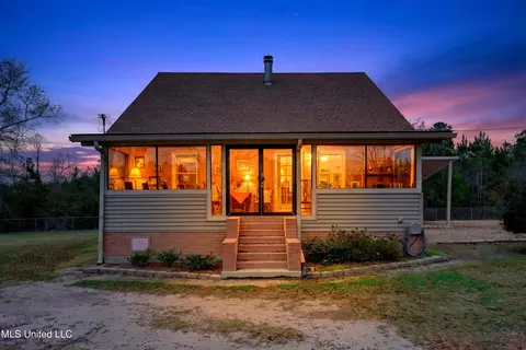 80 S Spoon Ranch Rd, Poplarville, MS 39470