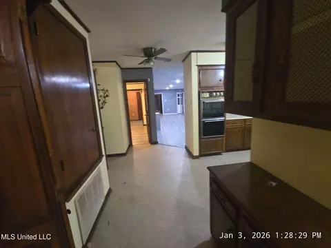 Entry Way - 43 Melanie Rd, Natchez, MS 39120 photo 2 of 2