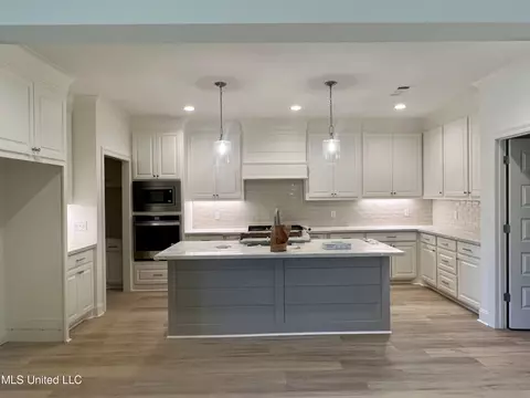 Kitchen - 129 Salus Bnd, Clinton, MS 39056 photo 2 of 3
