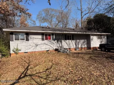 1648 Woodburn St, Jackson, MS 39212