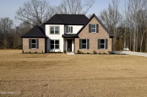 207 Centerline Roper Loop, Byhalia, MS 38611