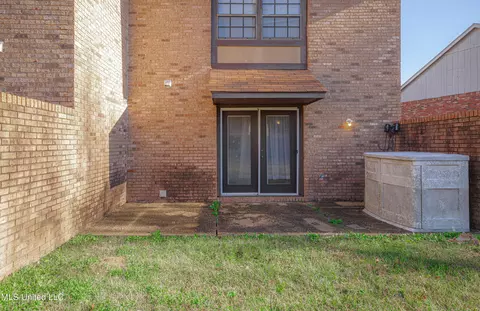 Exterior - 4 River Oaks Pl #A, Jackson, MS 39211 photo 3 of 4