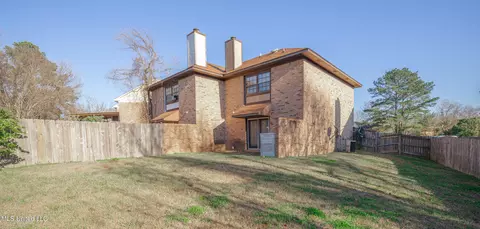 Exterior - 4 River Oaks Pl #A, Jackson, MS 39211 photo 4 of 4