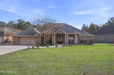 15544 Old Magnolia Ct, Gulfport, MS 39503