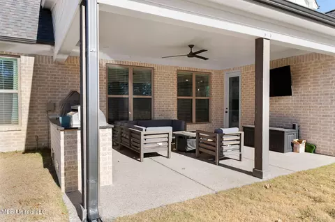 Exterior - 5133 Camp Xing, Hernando, MS 38632 photo 5 of 9