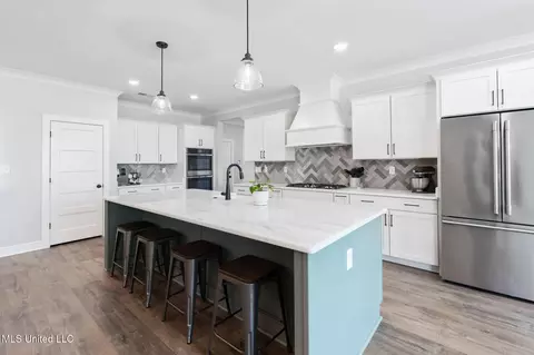 Kitchen - 5133 Camp Xing, Hernando, MS 38632 photo 1 of 3