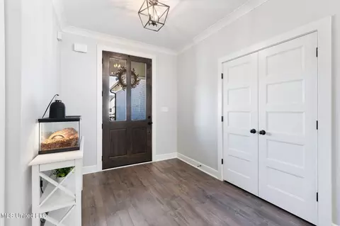 Entry Way - 5133 Camp Xing, Hernando, MS 38632 photo 1 of 4