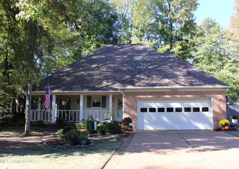 5825 Southridge Dr, Olive Branch, MS 38654