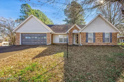 Exterior - 4609 Big Horn Dr, Nesbit, MS 38651 photo 2 of 11