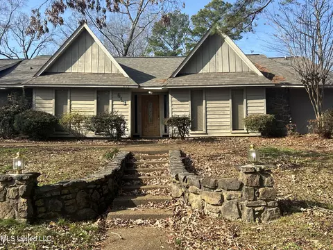 613 Parker Dr, Clinton, MS 39056