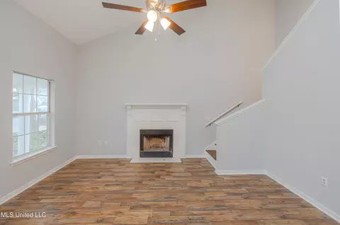 Living - 349 Audubon Cir, Brandon, MS 39047 photo 2 of 3