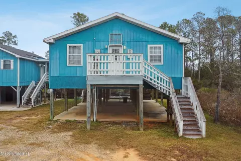 4250 1st Ave, Bay Saint Louis, MS 39520