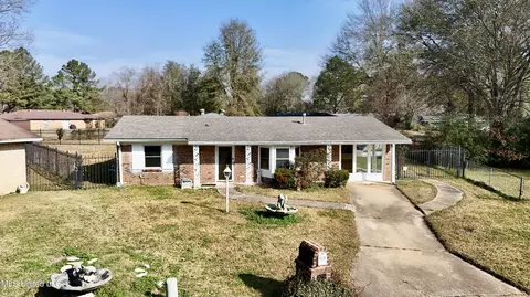 110 Truman Pl, Jackson, MS 39213