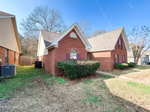 Exterior - 431 Hemlock Dr, Flowood, MS 39232 photo 5 of 12