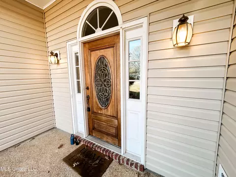 Entry Way - 431 Hemlock Dr, Flowood, MS 39232 photo 2 of 5