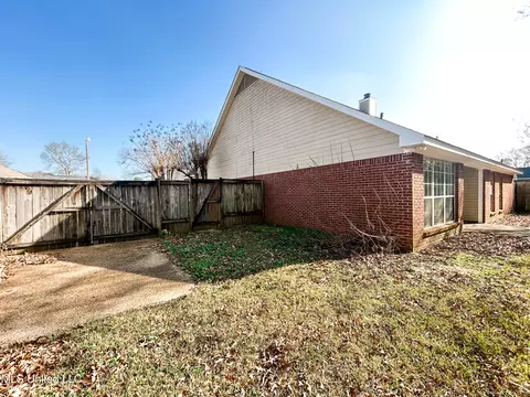 Exterior - 431 Hemlock Dr, Flowood, MS 39232 photo 8 of 12