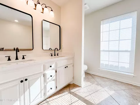 Bath - 431 Hemlock Dr, Flowood, MS 39232 photo 1 of 5