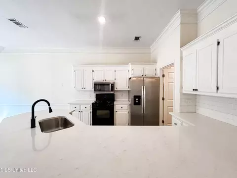 Kitchen - 431 Hemlock Dr, Flowood, MS 39232 photo 1 of 5