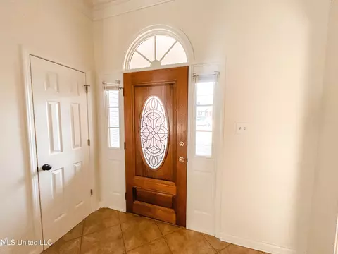 Entry Way - 431 Hemlock Dr, Flowood, MS 39232 photo 3 of 5