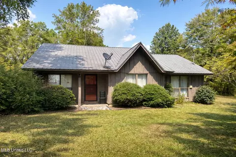1403 Hunter Creek Rd, Charleston, MS 38921
