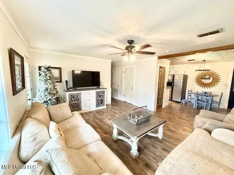 Living - 2003 NW Zetus Rd, Brookhaven, MS 39601 photo 3 of 3
