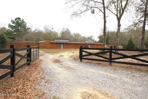 18144 Shaw Rd, Saucier, MS 39574