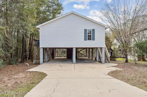 2517 Windward Dr, Gautier, MS 39553