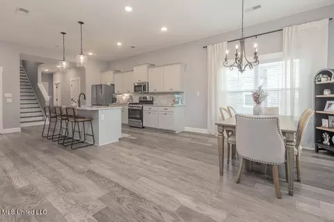 Dining - 3066 Meadows Way, Hernando, MS 38632 photo 2 of 2