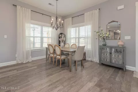 Dining - 3066 Meadows Way, Hernando, MS 38632 photo 1 of 2