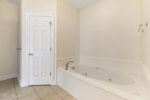 Bath - 49 Apache Dr, Picayune, MS 39466 photo 2 of 3