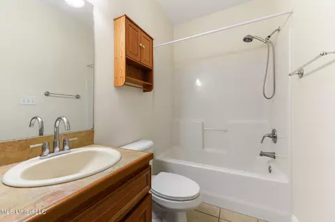 Bath - 49 Apache Dr, Picayune, MS 39466 photo 3 of 3