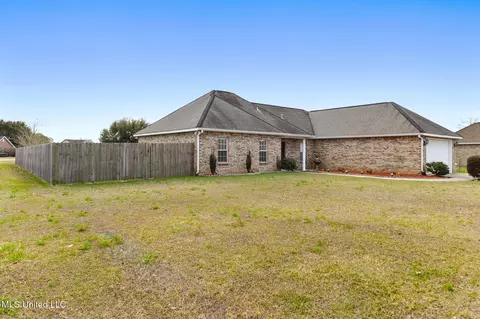 Exterior - 49 Apache Dr, Picayune, MS 39466 photo 2 of 4