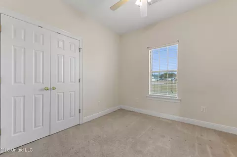 Bedroom - 49 Apache Dr, Picayune, MS 39466 photo 6 of 7
