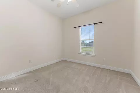Bedroom - 49 Apache Dr, Picayune, MS 39466 photo 2 of 7