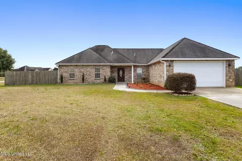 49 Apache Dr, Picayune, MS 39466