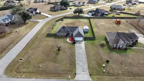 View/Area - 49 Apache Dr, Picayune, MS 39466 photo 1 of 8