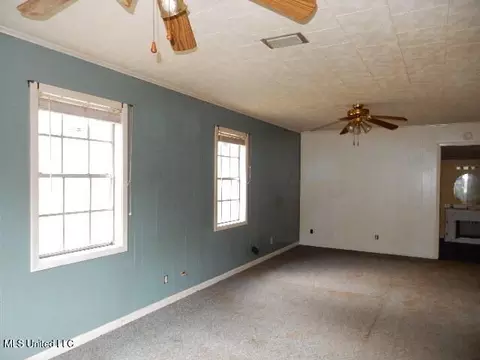 Living - 75 L G Collins Rd, State Line, MS 39362 photo 5 of 6