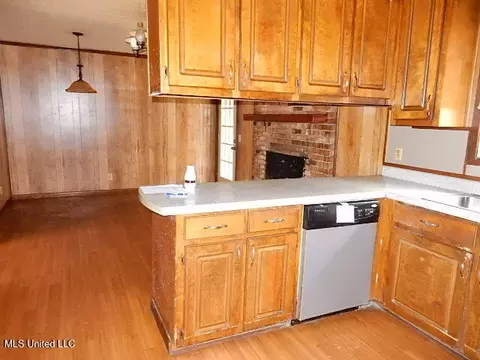 Kitchen - 75 L G Collins Rd, State Line, MS 39362 photo 1 of 2