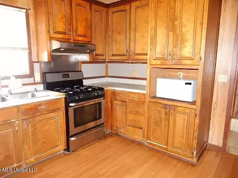 Kitchen - 75 L G Collins Rd, State Line, MS 39362 photo 2 of 2