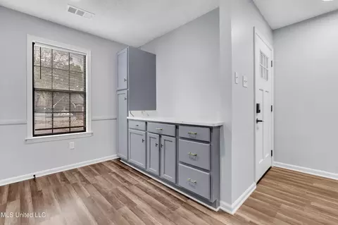 Entry Way - 6931 Maury Dr, Olive Branch, MS 38654 photo 1 of 1