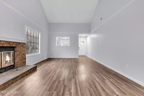 Living - 6931 Maury Dr, Olive Branch, MS 38654 photo 2 of 2
